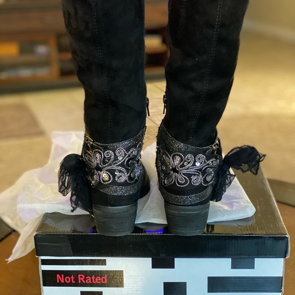 Midnight Dream Boots - Picture 12 of 17